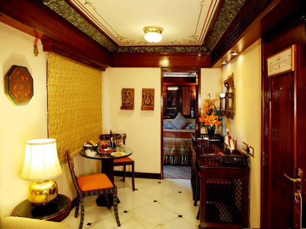  ఇది రైలా ? రాజ భోగాల మహాలా ? 