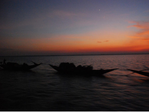 సుందర్బన్ కు ట్రైన్ లో ఎలా చేరాలి ?