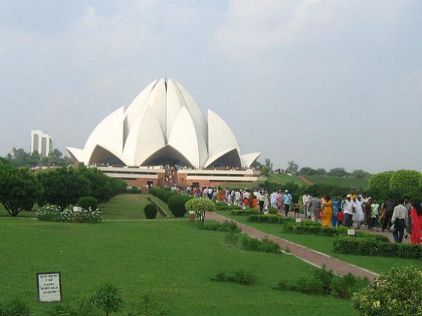 లోటస్ టెంపుల్ 