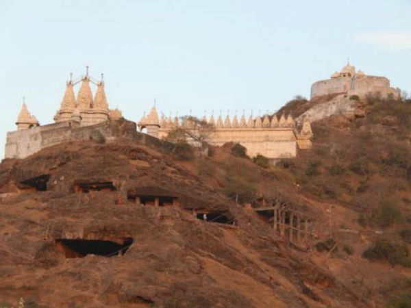 బౌద్ధ గుహలు 