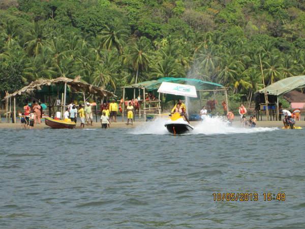 బీచ్ ఆనందాలు ...బోల్డన్ని సౌకర్యాలు!