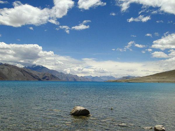 త్రీ ఇడియట్స్ ....ఒక్కసారి చూస్తె !