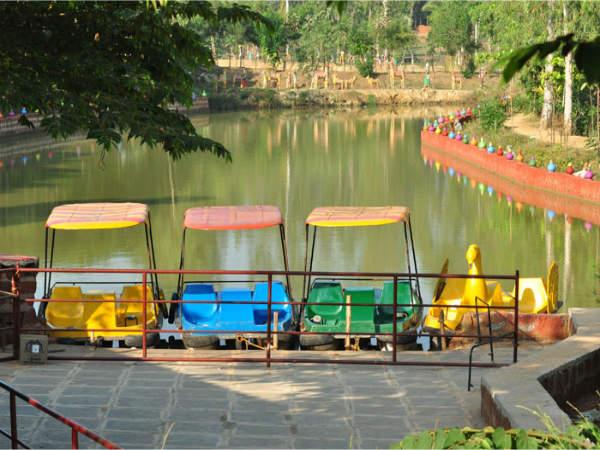 గ్రామీణ జీవన ప్రతిబింబం ...ఉత్సవ్ రాక్ గార్డెన్ !