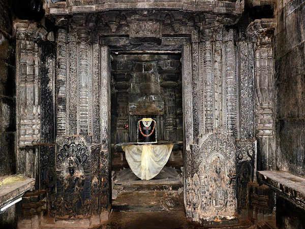 శివుడు ఒక్కడే ...లింగాలు వివిధ రూపాలు !