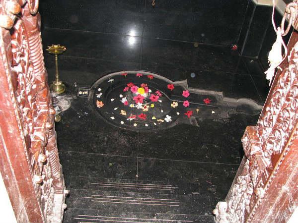 శివుడు ఒక్కడే ...లింగాలు వివిధ రూపాలు !