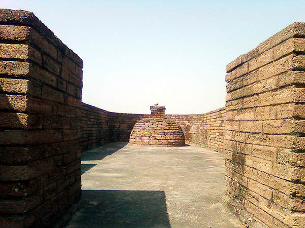 విహారాలు ...బౌద్ధ సన్యాసులు 