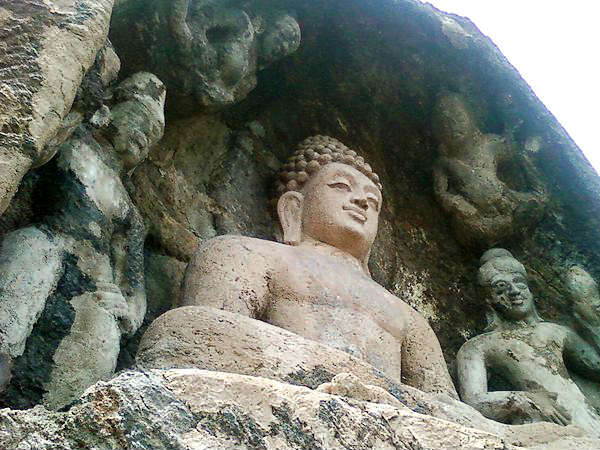 విహారాలు ...బౌద్ధ సన్యాసులు 