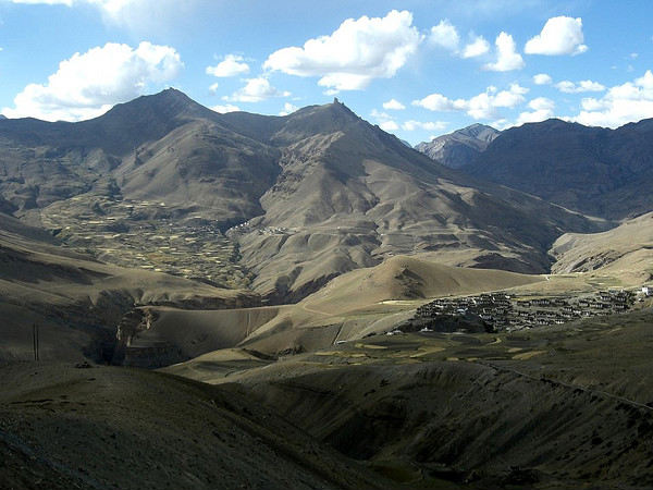 పర్వత లోయల పరవశాలు !