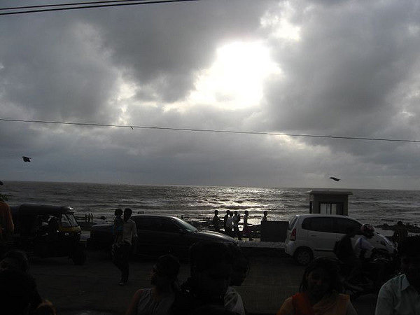 బాంద్రా బ్యాండ్ స్టాండ్ 