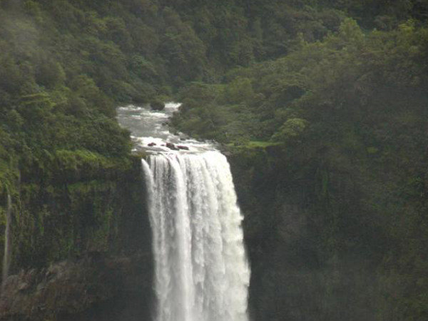 దూద్ సాగర్ జలపాతాలు 