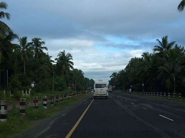 కొల్లం ఎలా చేరాలి ? 