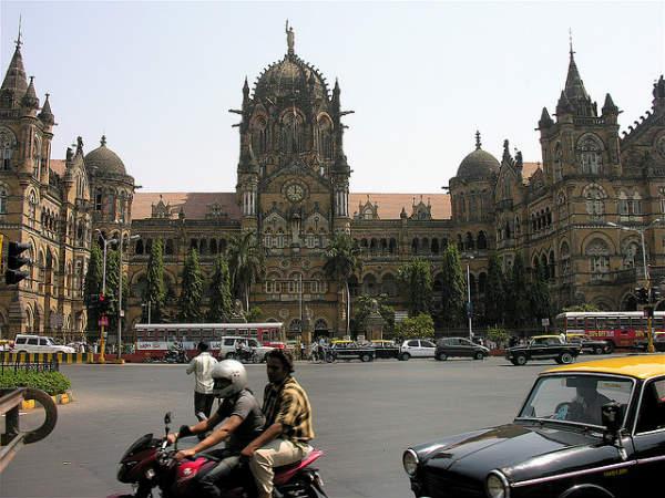 ముంబై జీవనం 