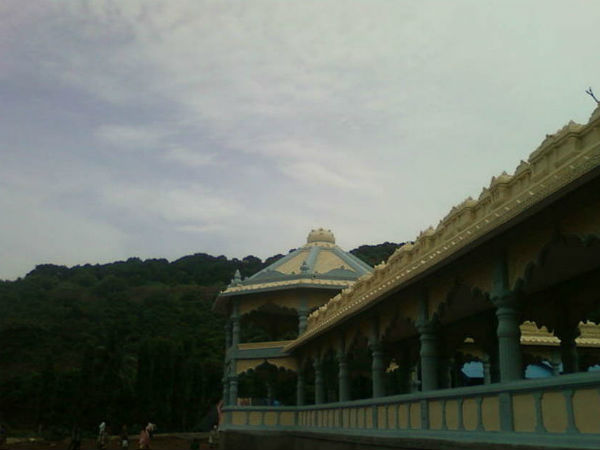 చుట్టుపక్కలు 