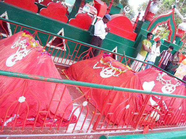 బారా షాహీద్ దర్గా 