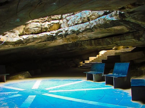  బెలుం గుహల లోపలి భాగం
