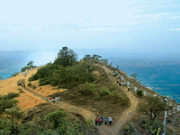గవర్నర్ హిల్