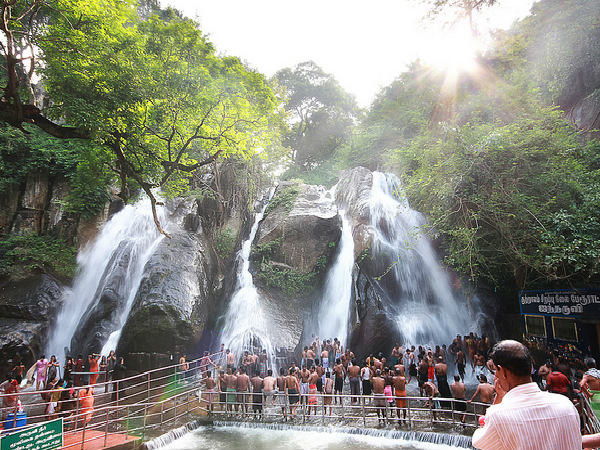 కుట్రాలం..ఎప్పుడూ నీరు ప్రవహించే భూమి!!