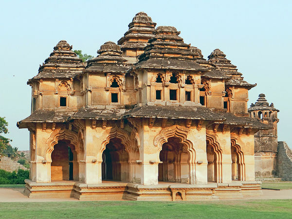 లోటస్ దేవాలయం