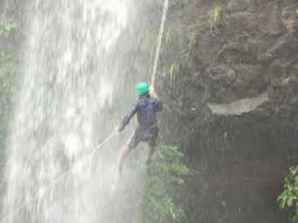 కొండనా జలపాతం 