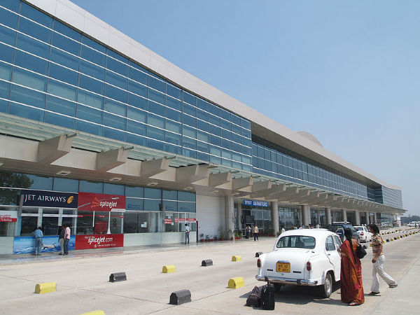 వారణాసి చేరుకోవడం ఎలా