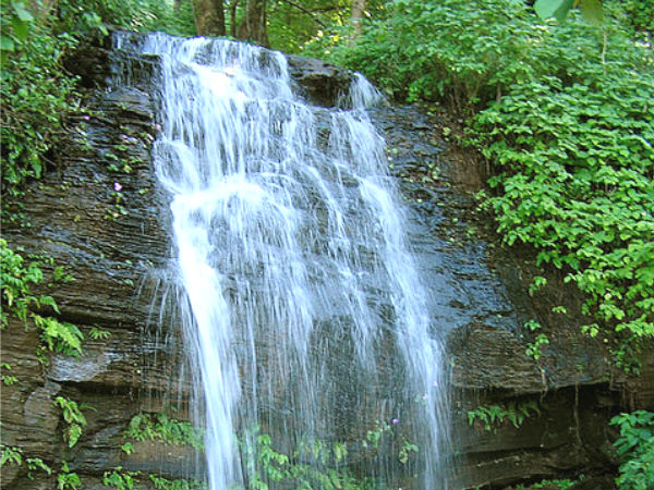 శాంతి జలపాతాలు