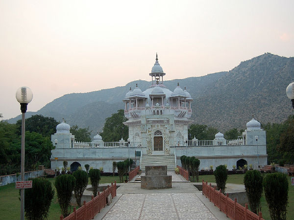 జైన దేవాలయం