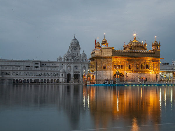 హర్మందీర్ సాహిబ్ (స్వర్ణ దేవాలయం) 