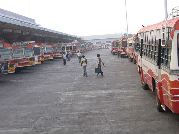 చెన్నైలోని కోయంబేడు బస్ స్టాండ్ 