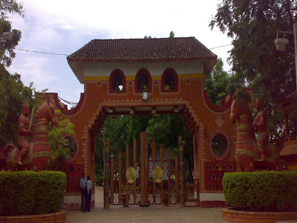 హైదరాబాద్ 