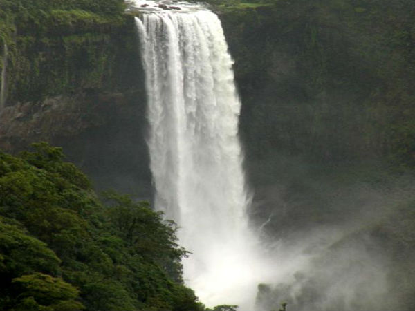 దూద్ సాగర్ జలపాతాలు