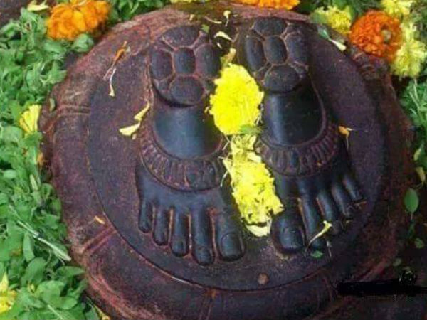 రాముని పాదముద్రలు