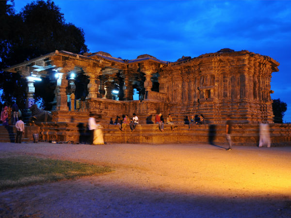 వేయి స్థంబాల గుడి