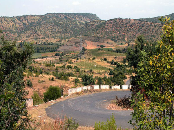 బెలుం గుహలకి దారి