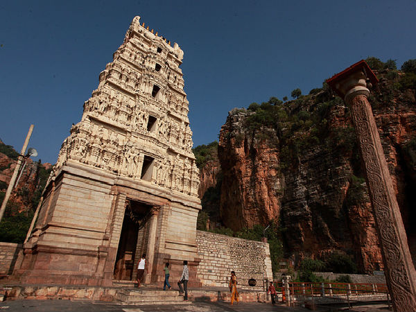 ఆలయ ముఖ ద్వారం