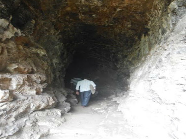 ఒకే గుహలో మూడు గుహలకు ఒకే దారి