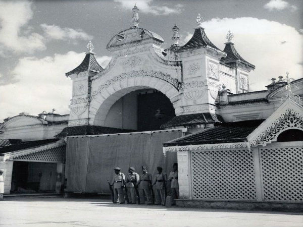 కాపలాదారులు