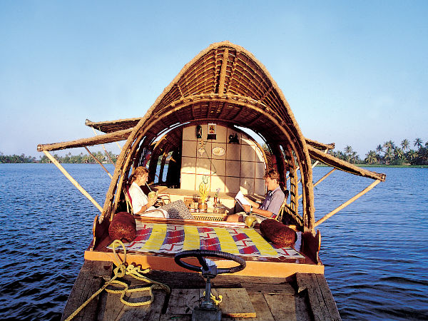 హౌస్ బోటు ప్రయాణం 