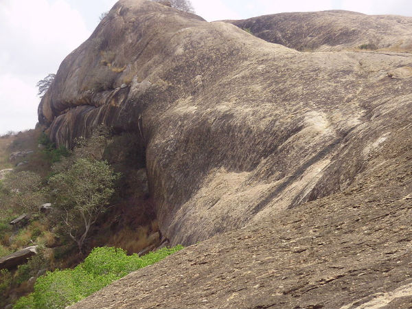 పుదు కొట్టై గుహలు