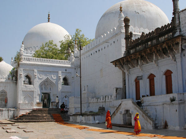 హజ్రత్ ఖాజా బందేనవాజ్ దర్గా, గుల్బర్గా