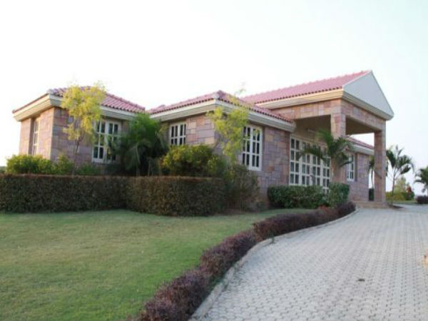 నవజీవన్ ప్రకృతి చికిత్సా కేంద్రం, మాండ్వీ