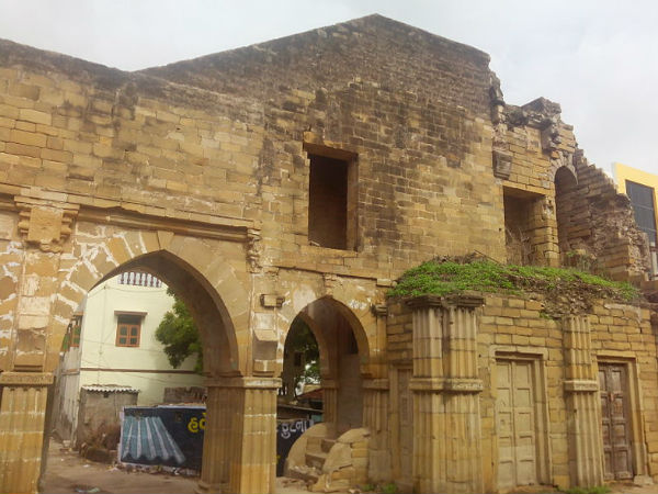 మాండ్వీ ఎలా చేరుకోవాలి ??