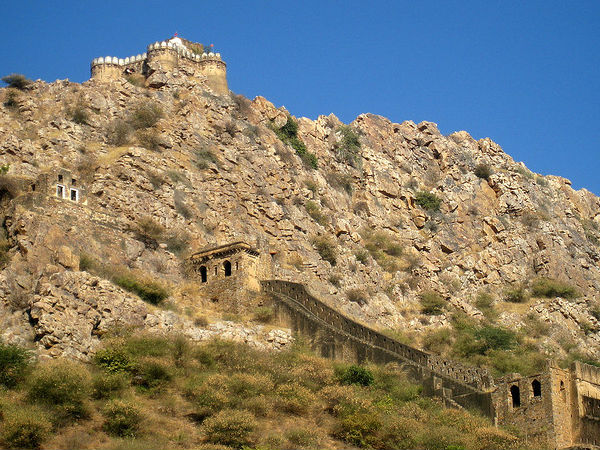 మోతీ డూన్గ్రి, అల్వార్