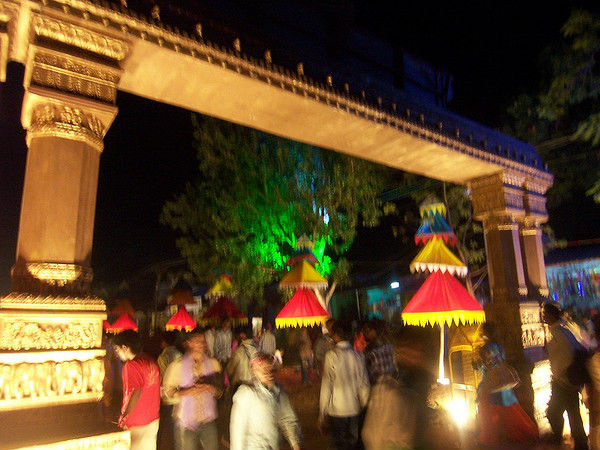 ఉత్సవాలు జరిగే తీరు దృశ్యరూపంలో ...