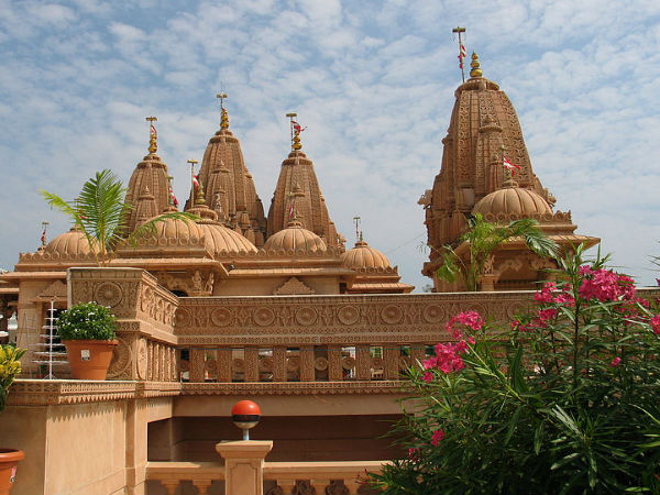 స్వామి నారాయణ్ ఆలయం, తితాల్, వల్సాడ్