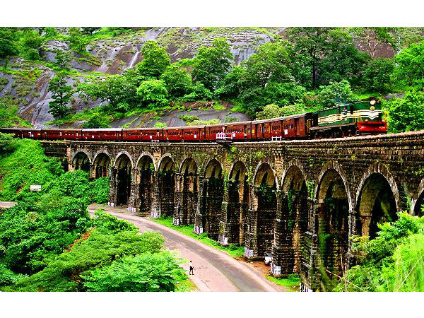 వ్రేలాడే వంతెన ఎందుకు కట్టించారు ?