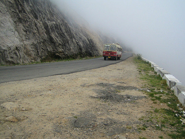 దేవికులం ఎలా చేరుకోవాలి ??