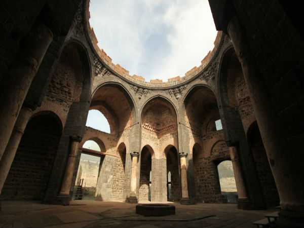 ఎర్రమంజిల్