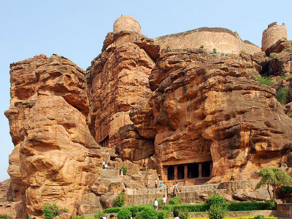 గుహాలయాలు