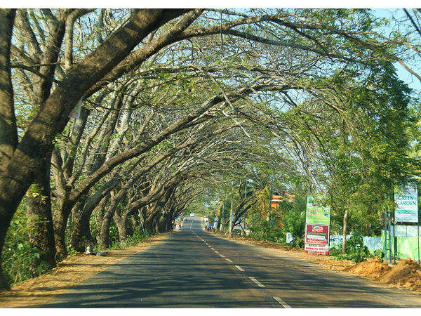 వెంబనాడ్ సరస్సు ఎలా చేరుకోవాలి ?