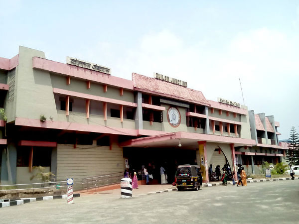 పరవూర్ చేరుకోవటం ఎలా ?